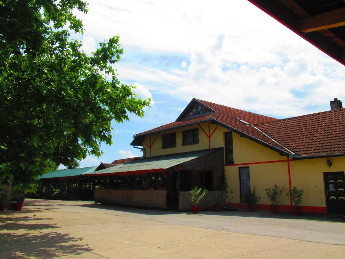 Hotel Fogado Palić Zewnętrze zdjęcie